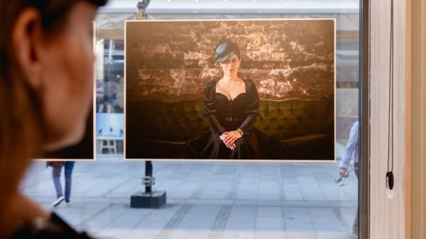 U Francuskom institutu u Beogradu otvorena izložba fotografija „Unbounded voices (Nesputani glasovi) – žene Balkana, snaga i nasleđe“